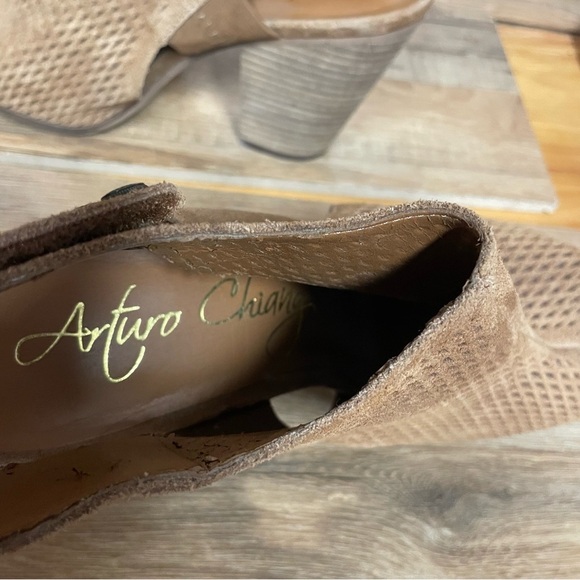 Arturo Chiang Macadamia Cow Split Suede Janel Heels peep toe Womens Size 8.5 - Picture 7 of 10